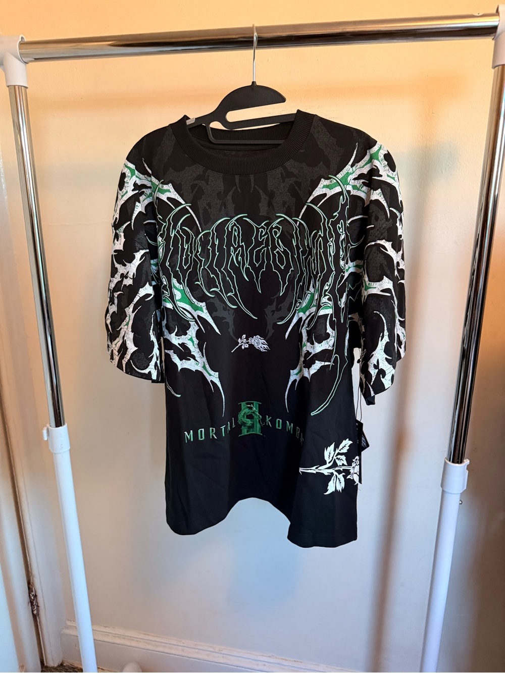 Mortal Kombat Graphic Tee with Green & White Baraka